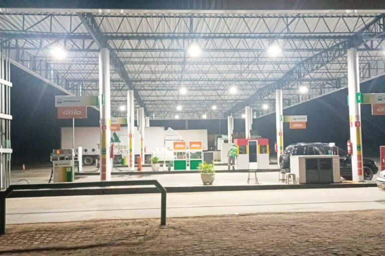 Luminária LED Posto Santa Helena - BA Demape