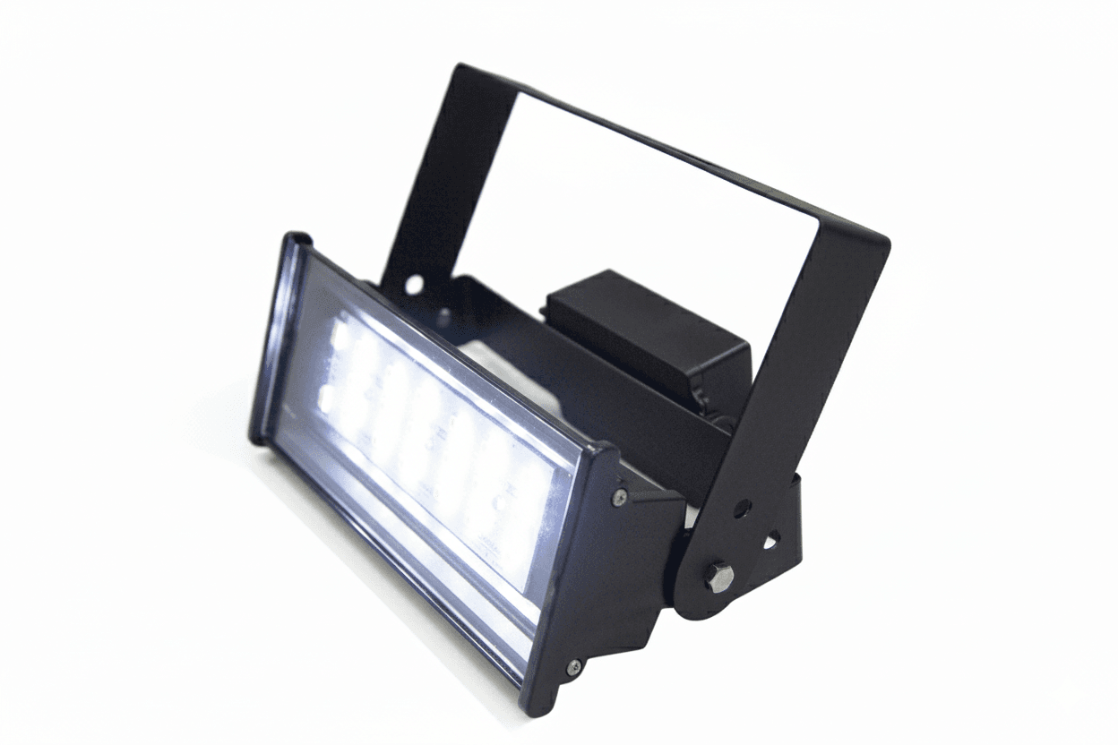 Luminária LED industrial customizada para seu negócio e projeto luminotécnico
